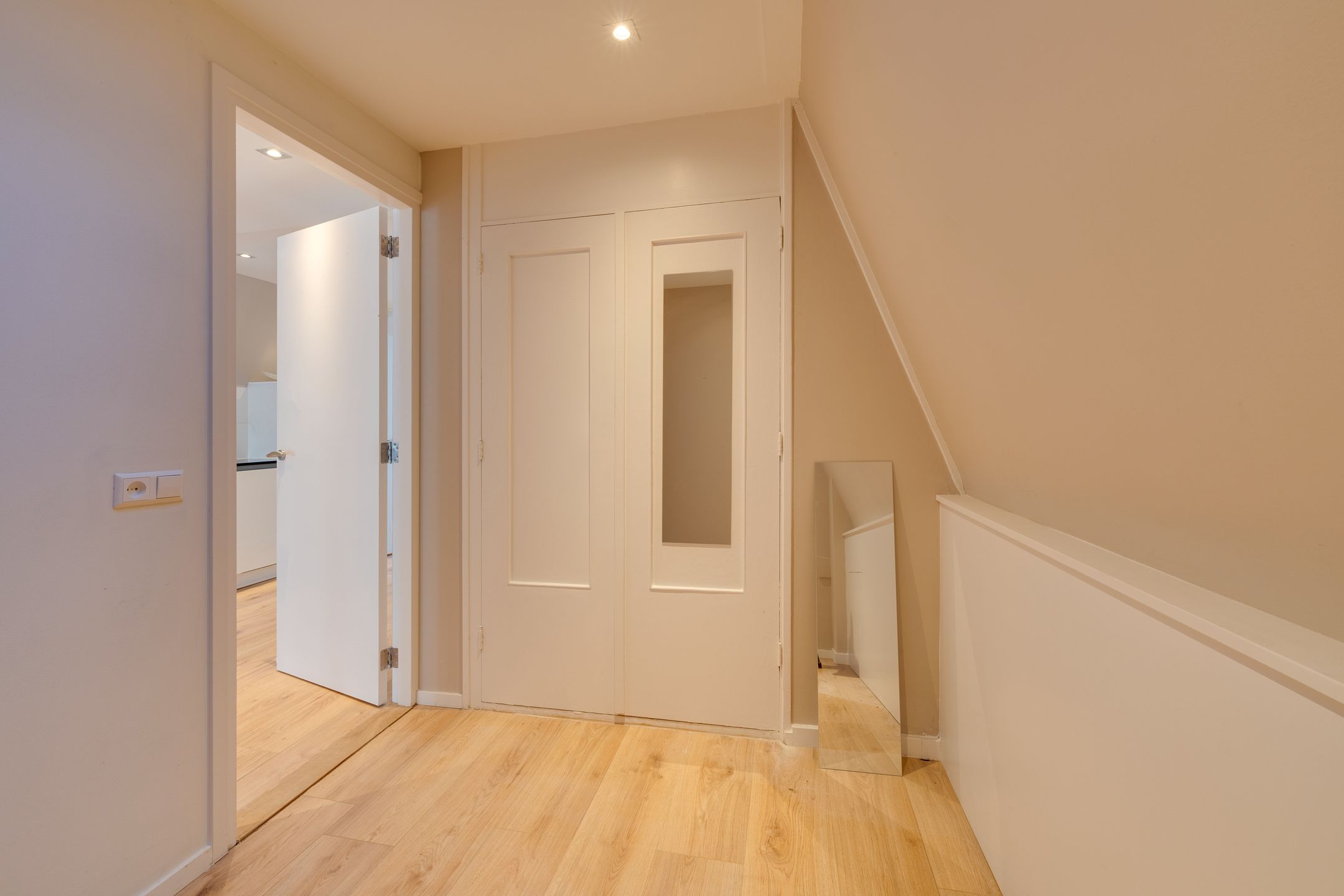 Fully Renovated Apartment in Historic Volendam Centre — 30