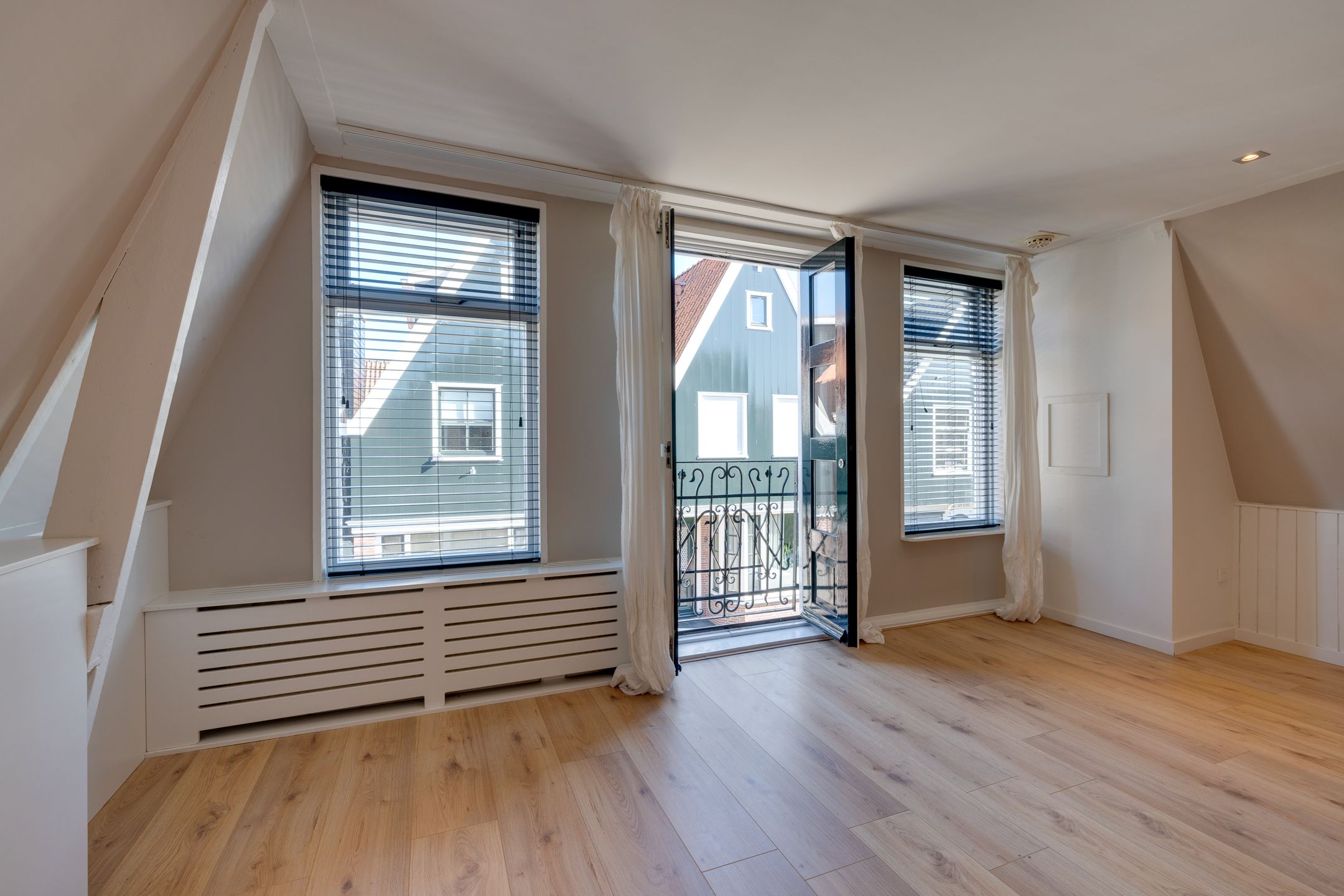 Fully Renovated Apartment in Historic Volendam Centre — 12