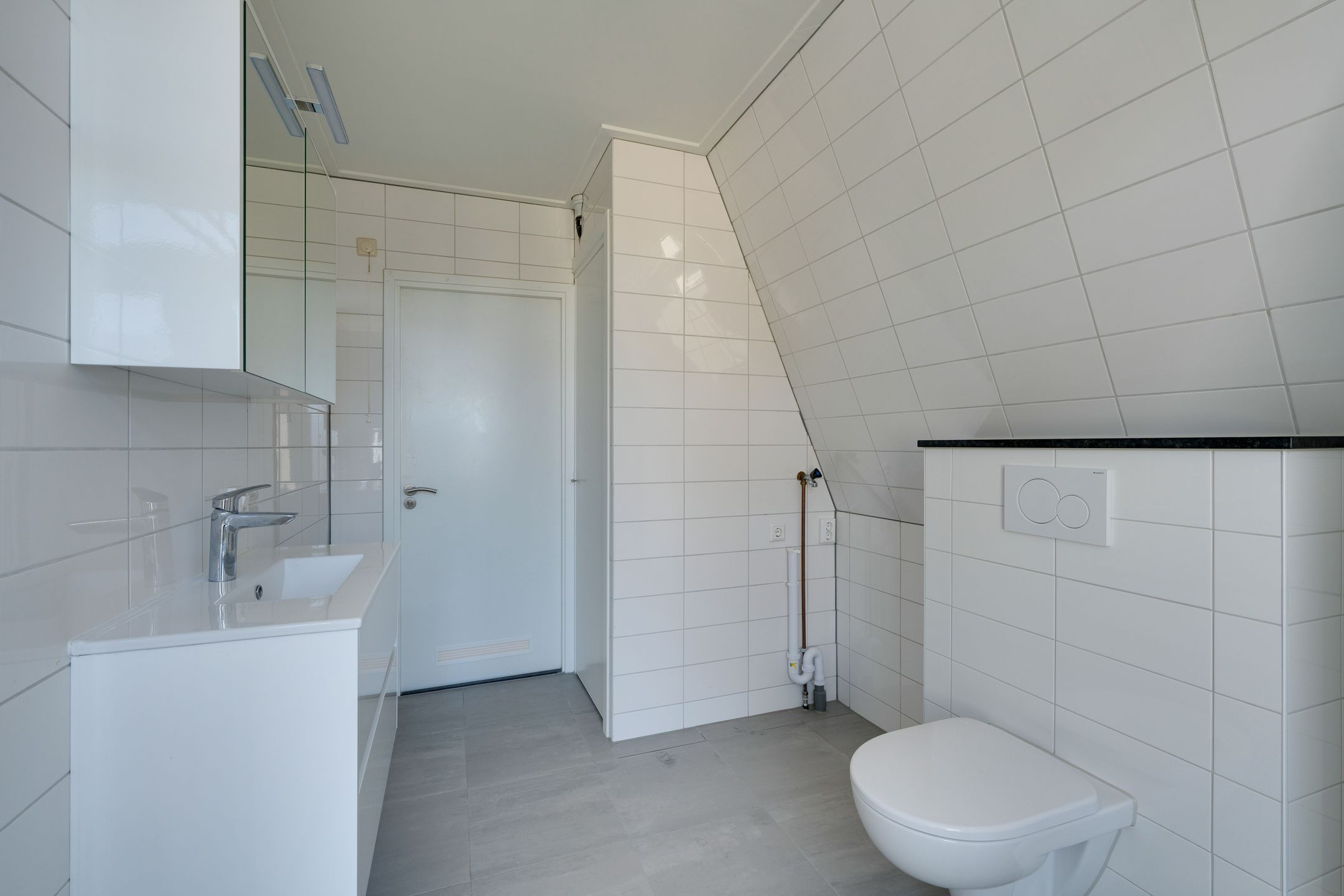 Fully Renovated Apartment in Historic Volendam Centre — 27