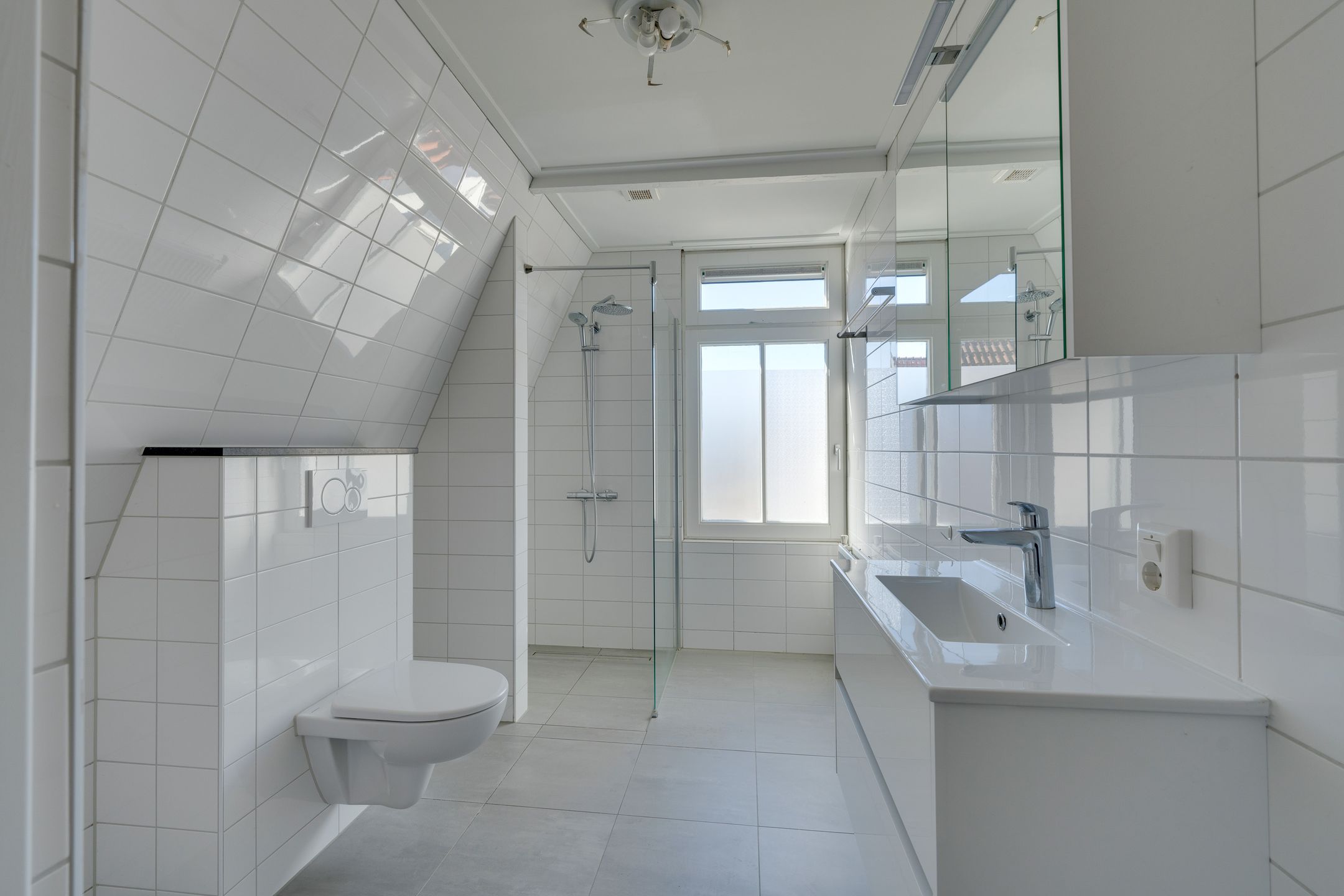 Fully Renovated Apartment in Historic Volendam Centre — 24