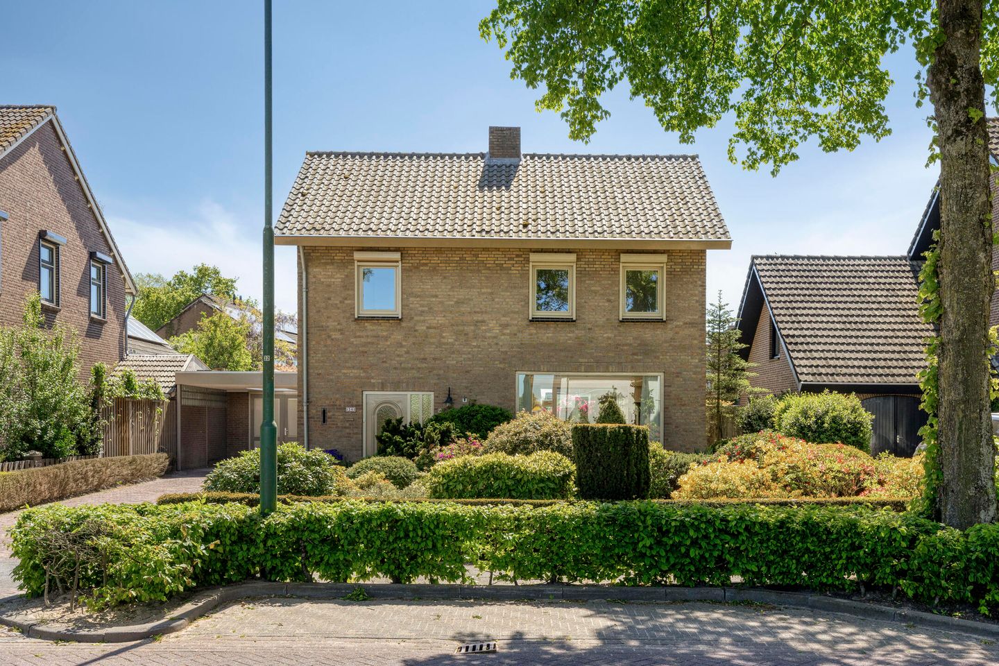 Photo 5 of Burgemeester van Erpstraat 54