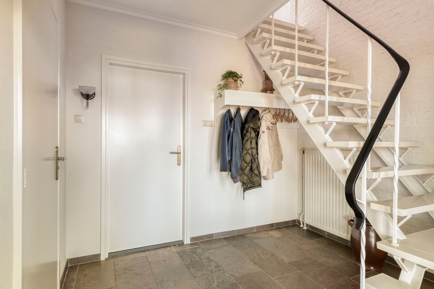 Photo 10 of Burgemeester van Erpstraat 54