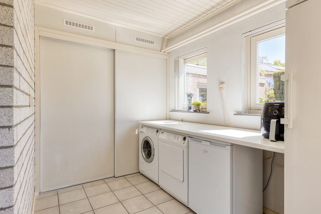 Photo 22 of Burgemeester van Erpstraat 54
