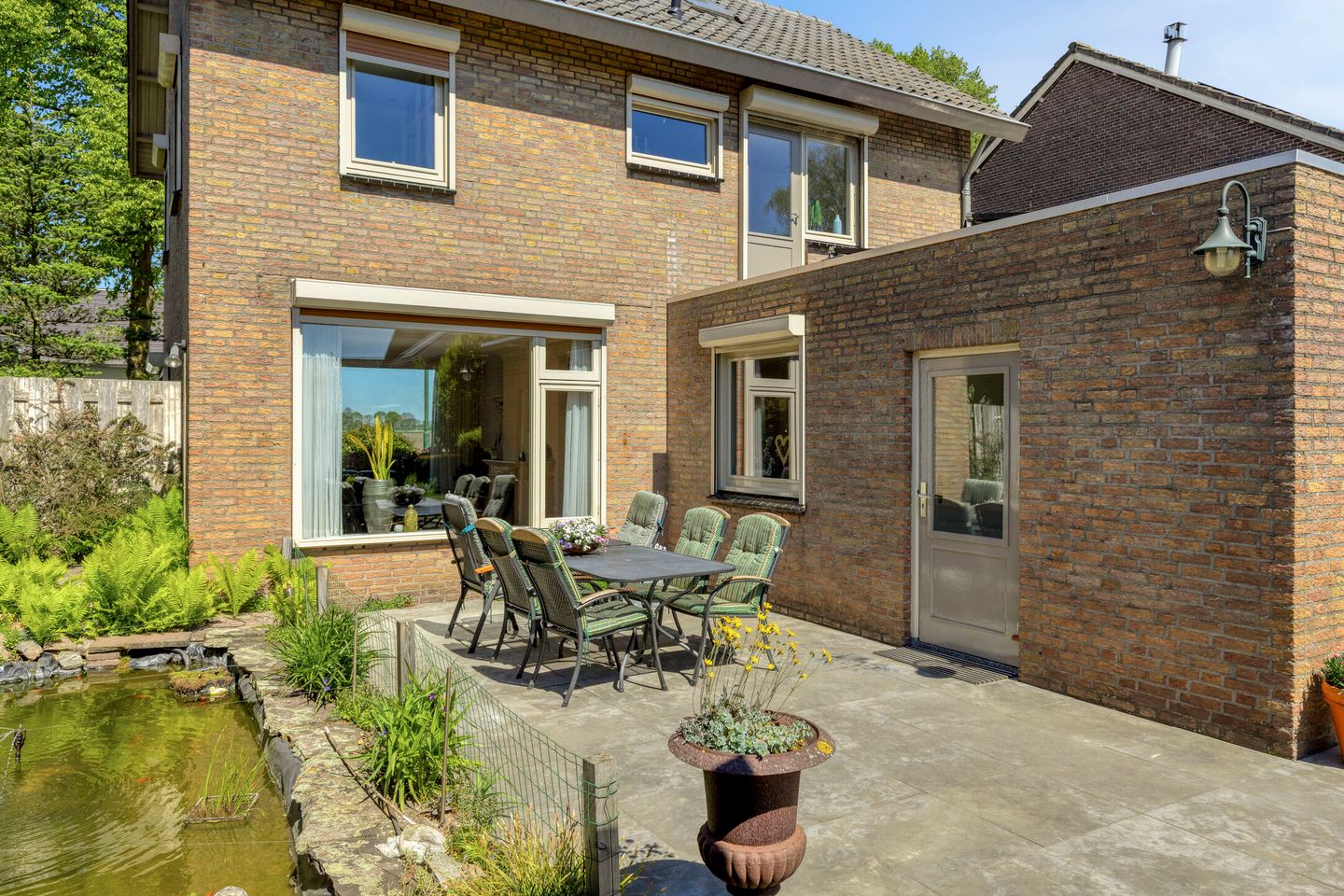 Photo 25 of Burgemeester van Erpstraat 54