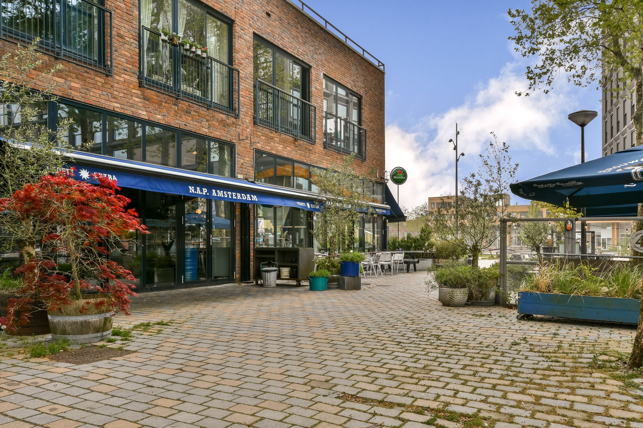 Photo 24 of Pieter Oosterhuisstraat 32