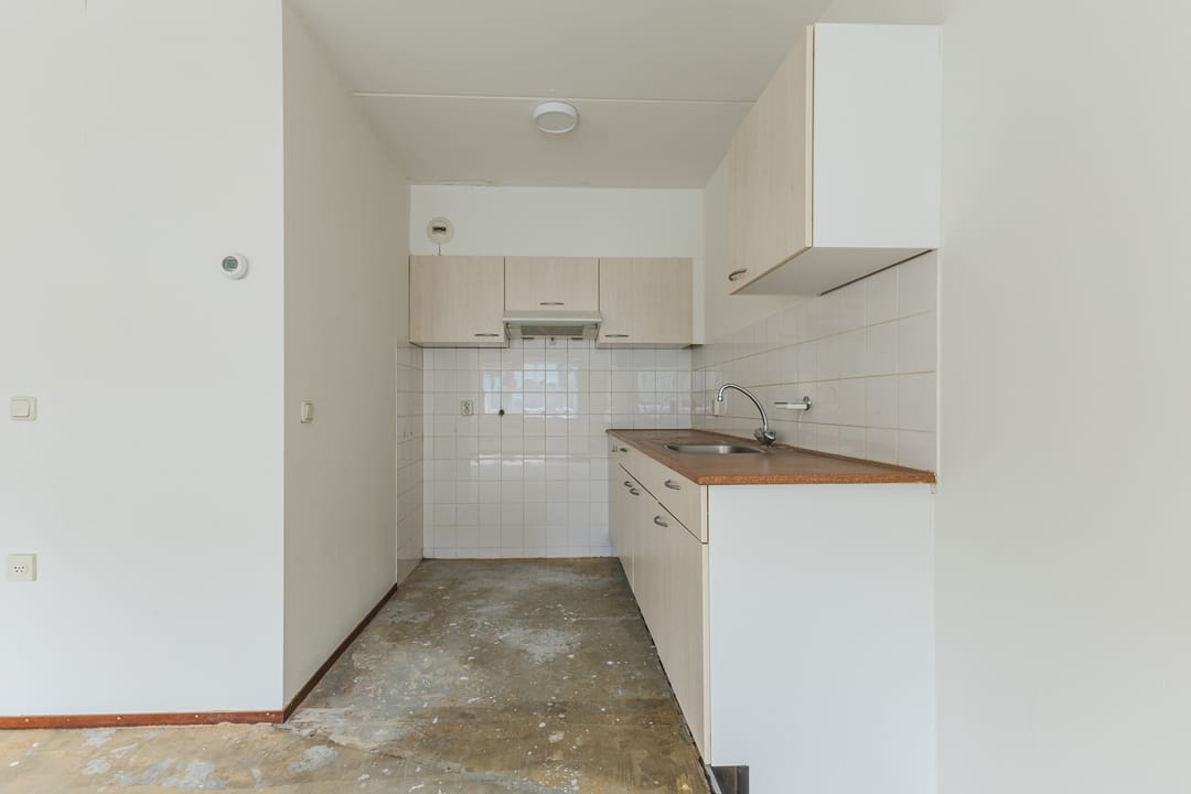 Photo 13 of Valkenierstraat 39