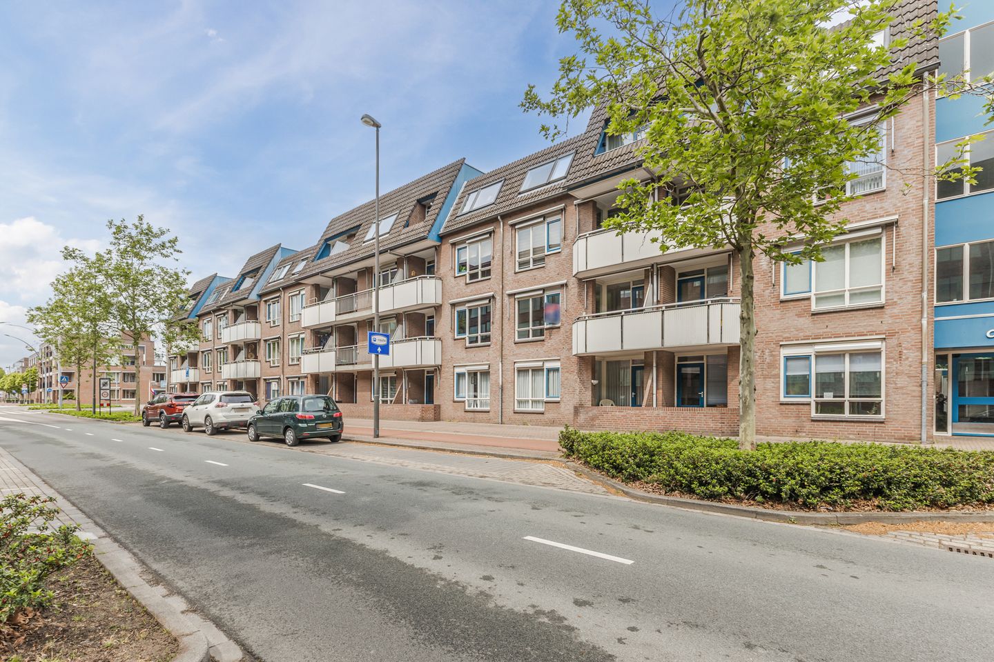 Photo 29 of Valkenierstraat 39