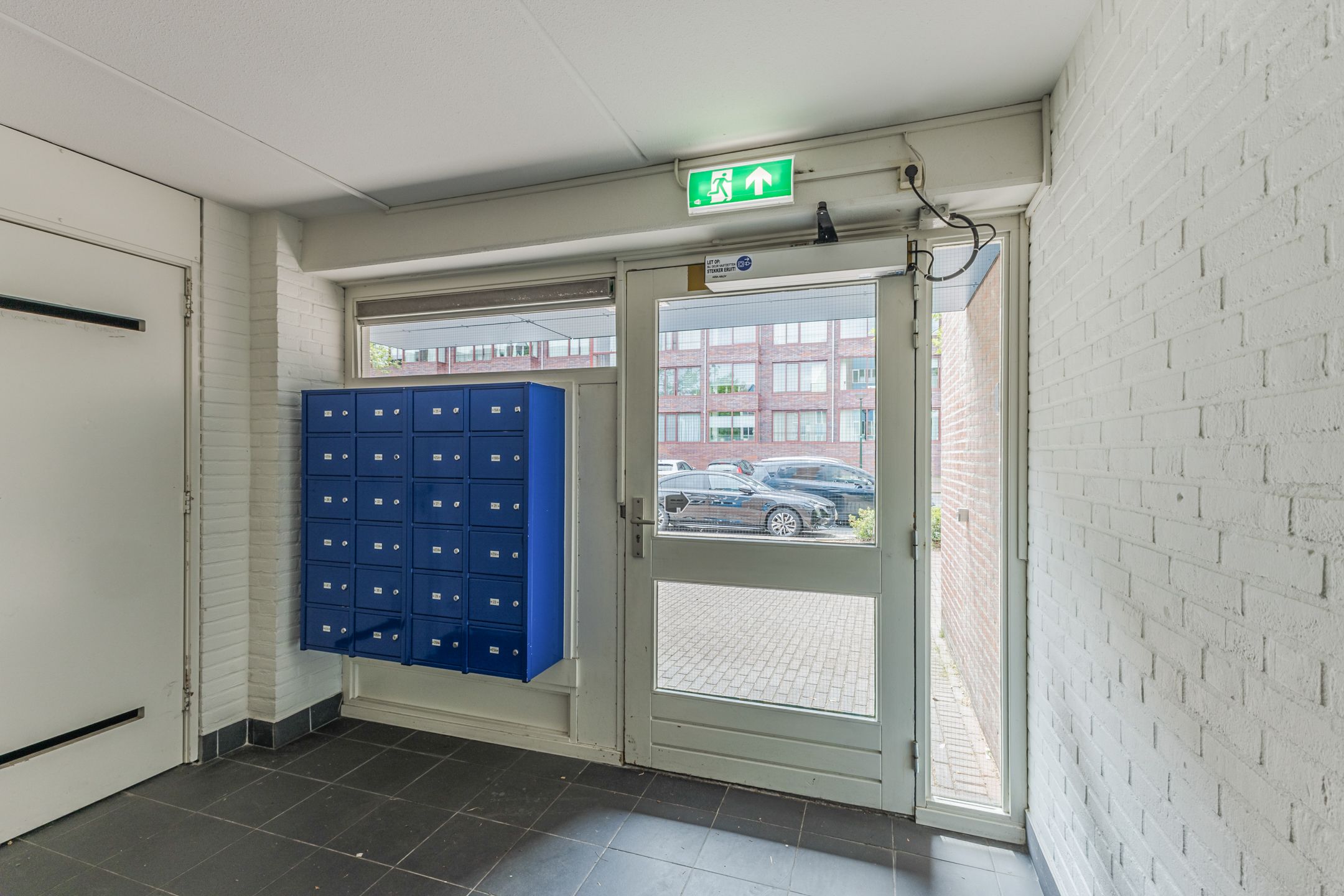 Photo 6 of Valkenierstraat 39