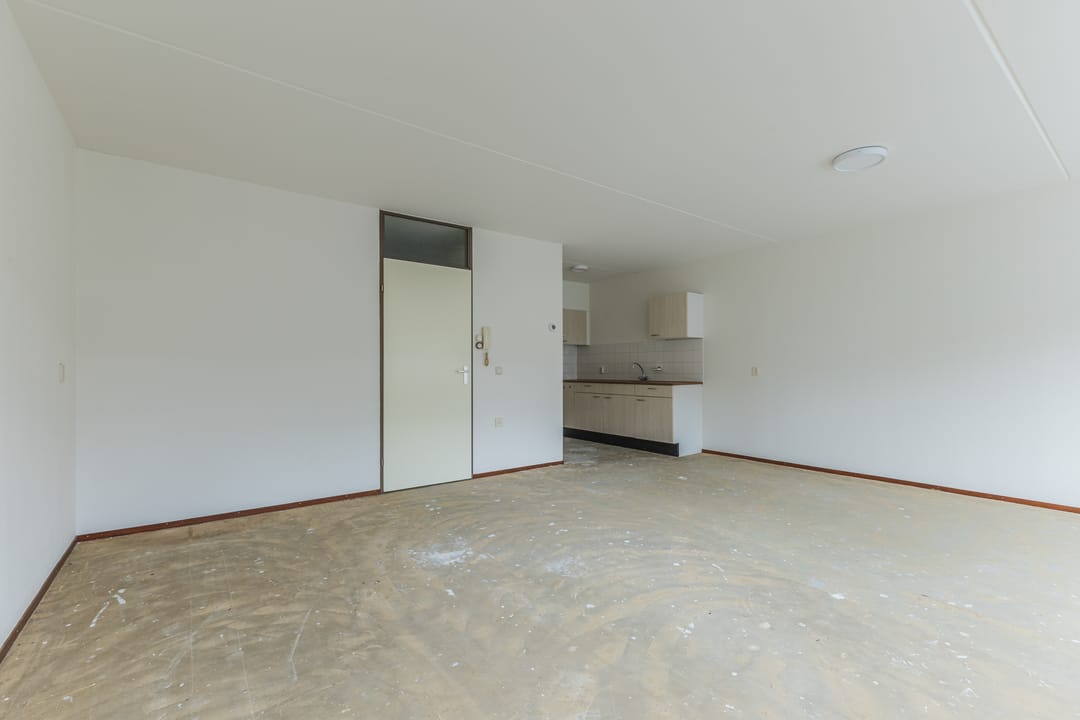 Photo 11 of Valkenierstraat 39