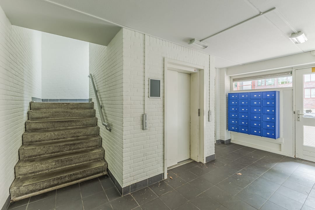 Photo 7 of Valkenierstraat 39