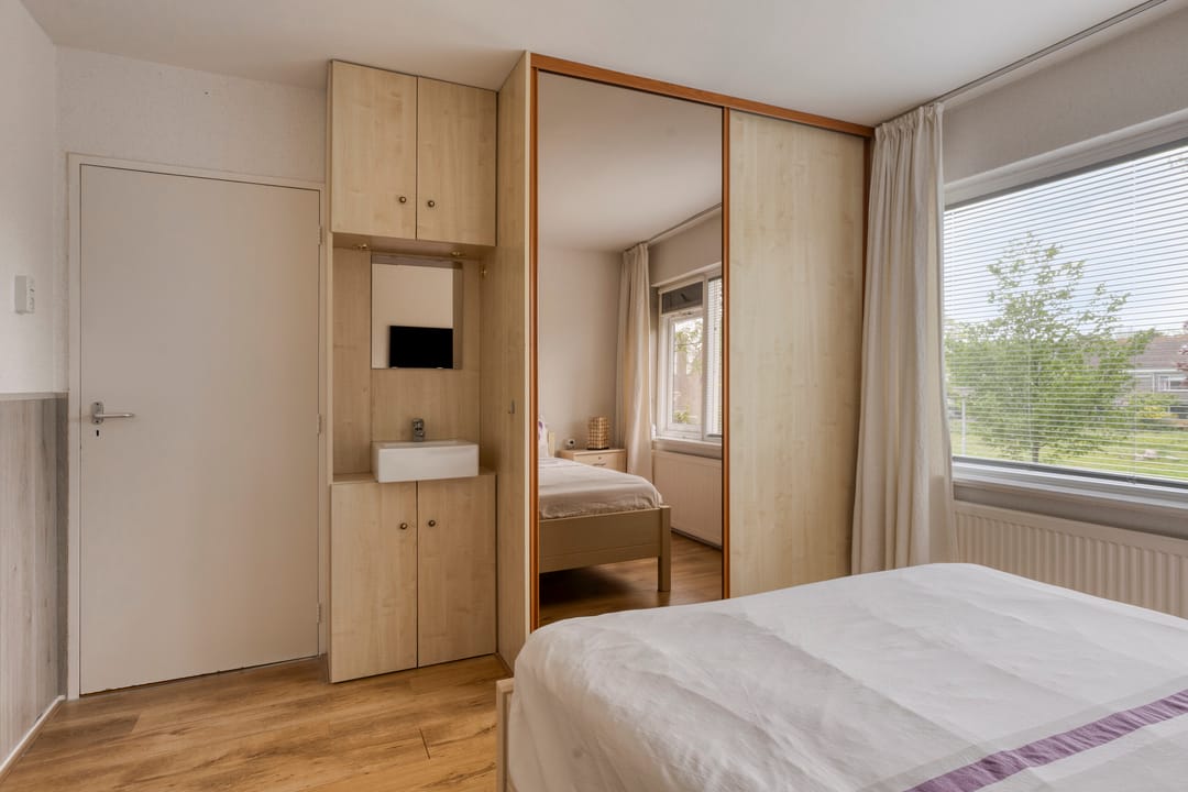 Photo 11 of Prof ten Doesschatestraat 271