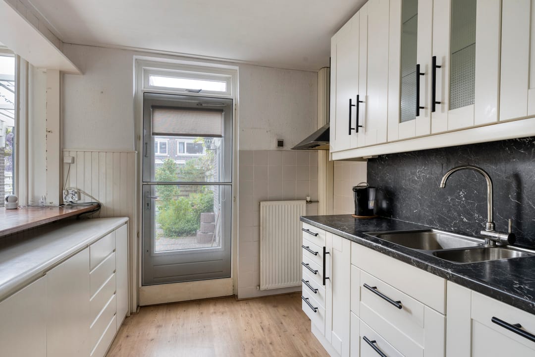 Photo 8 of Prof ten Doesschatestraat 271