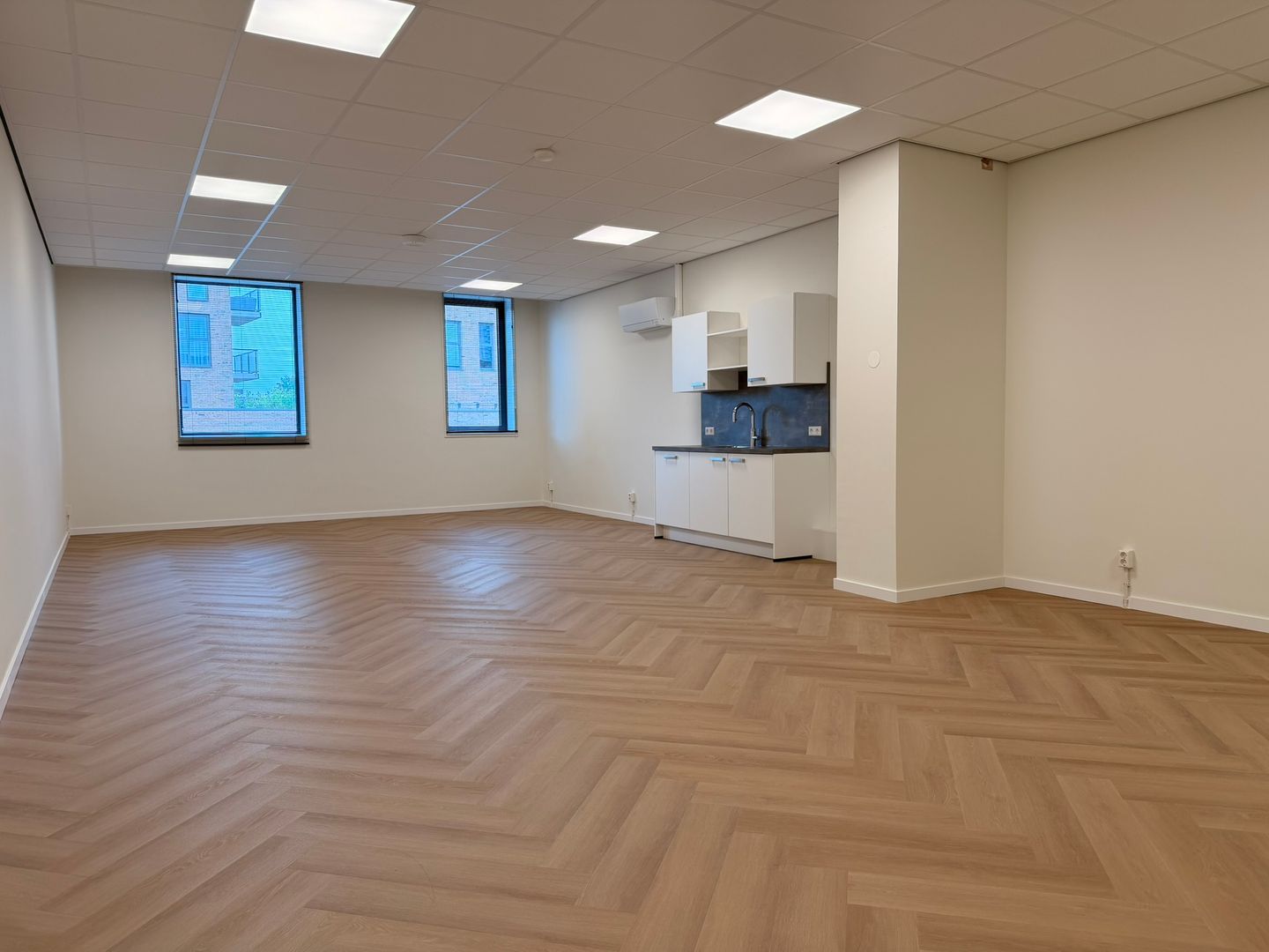 Bekijk foto 2 van Treubstraat 21-U220