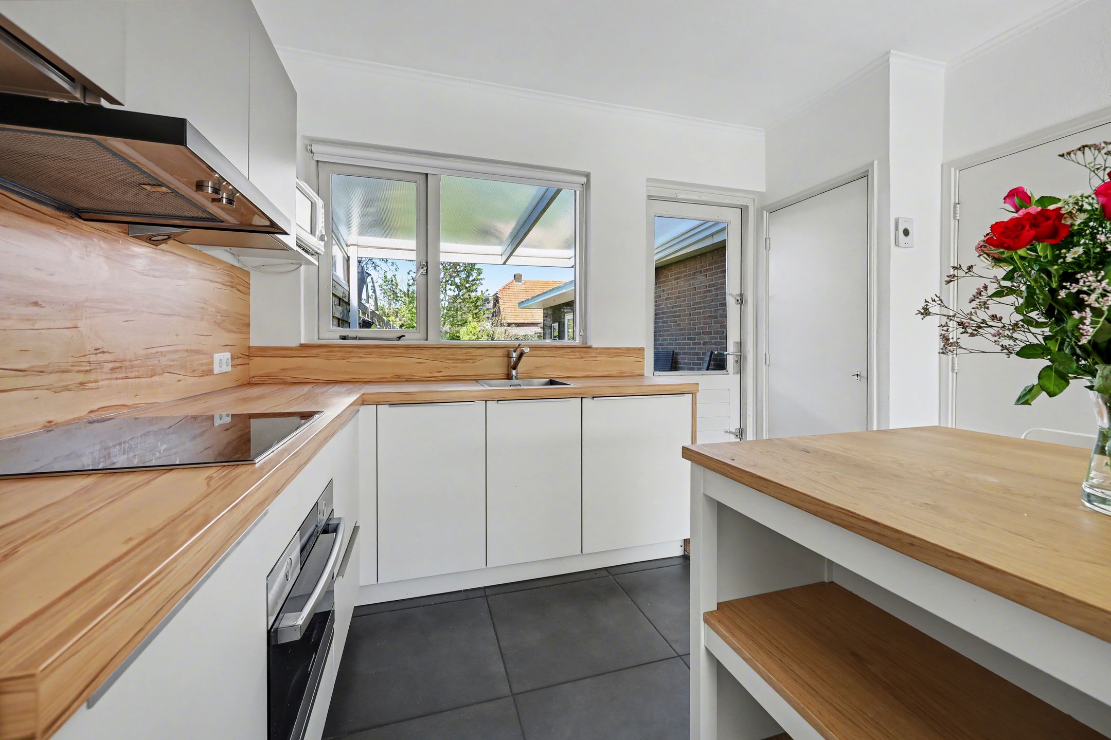 Photo 24 of Bernard van Galenstraat 24