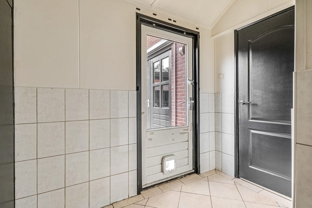 Photo 13 of Prins Bernhardlaan 11