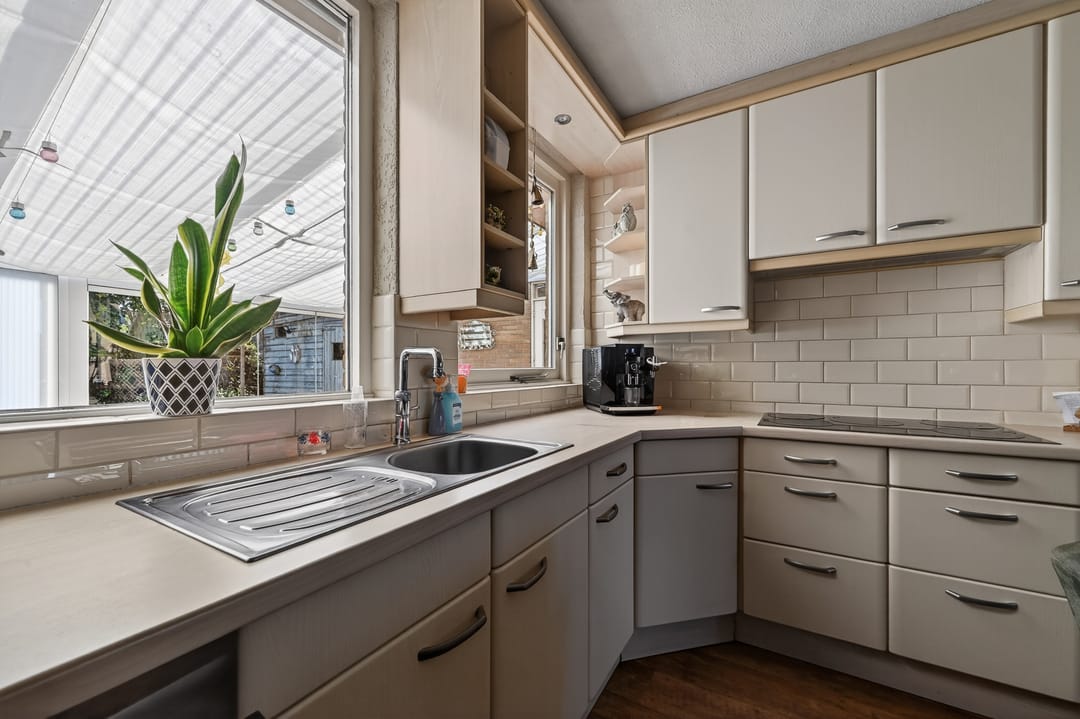Well-Maintained Semi-Detached House with Solar Panels and Garage in Family-Friendly Klazienaveen Neighborhood — 13