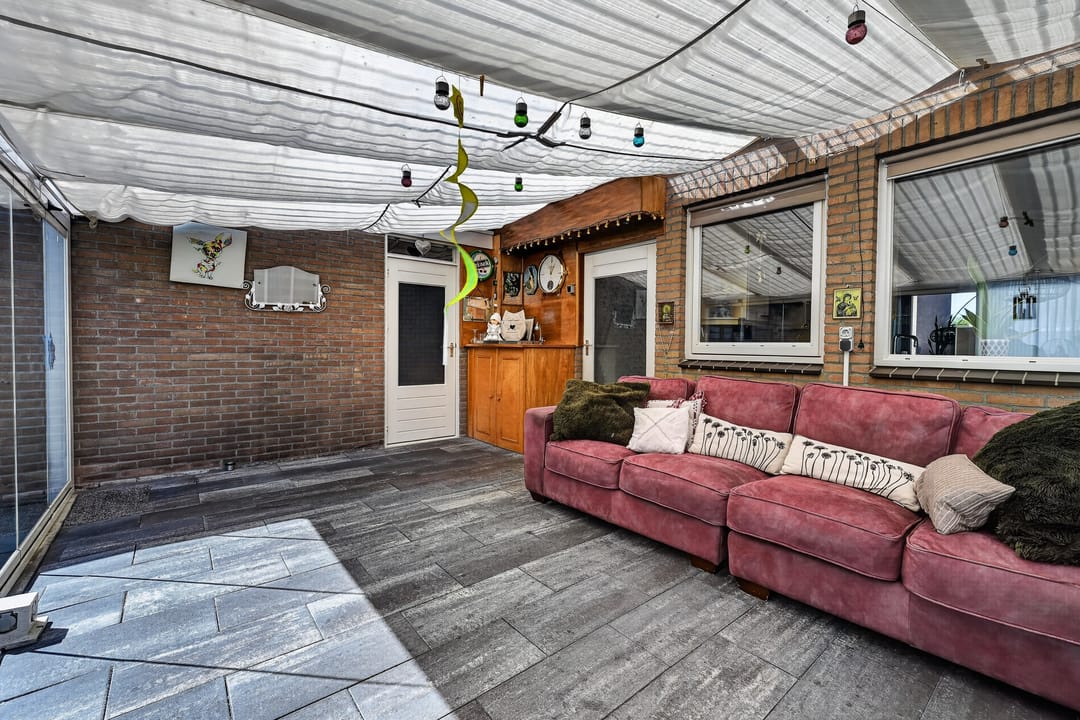Well-Maintained Semi-Detached House with Solar Panels and Garage in Family-Friendly Klazienaveen Neighborhood — 31
