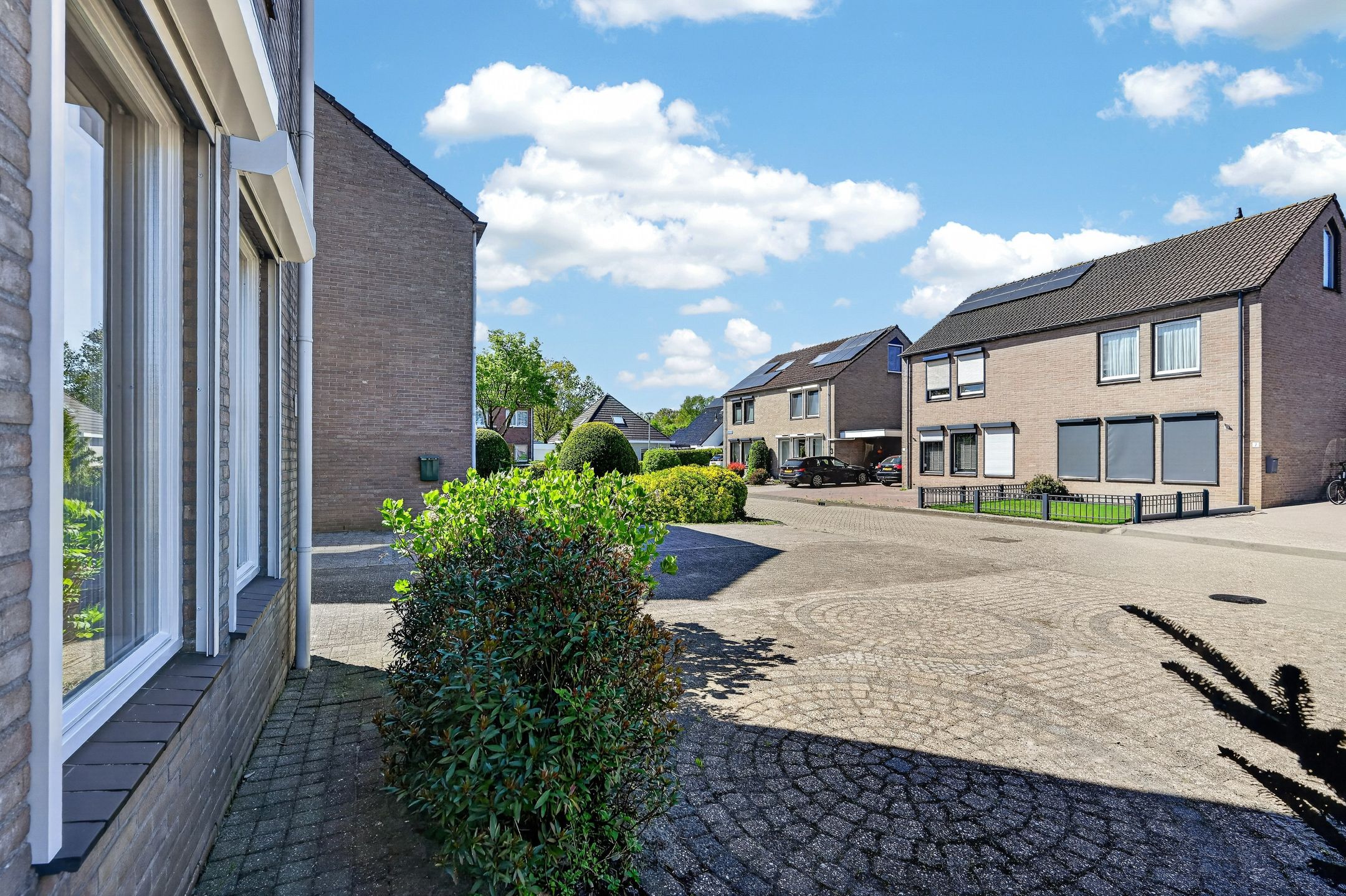 Well-Maintained Semi-Detached House with Solar Panels and Garage in Family-Friendly Klazienaveen Neighborhood — 39