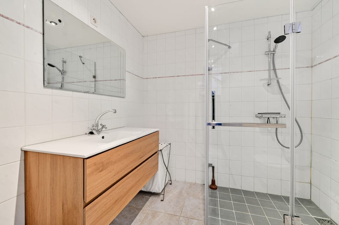 Well-Maintained Semi-Detached House with Solar Panels and Garage in Family-Friendly Klazienaveen Neighborhood — 23
