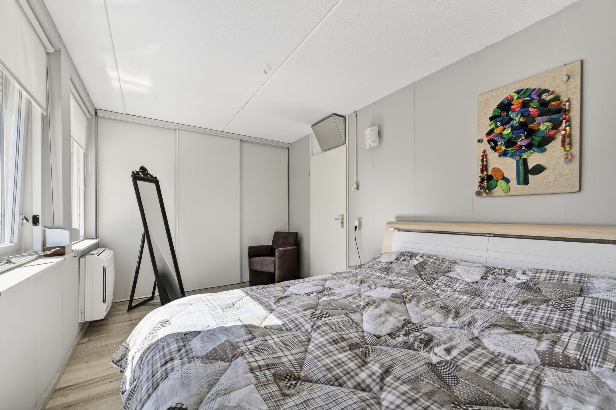 Well-Maintained Semi-Detached House with Solar Panels and Garage in Family-Friendly Klazienaveen Neighborhood — 18