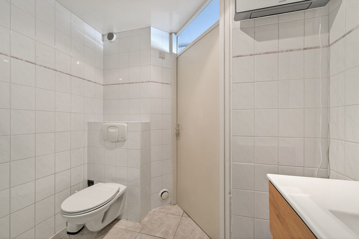 Well-Maintained Semi-Detached House with Solar Panels and Garage in Family-Friendly Klazienaveen Neighborhood — 25