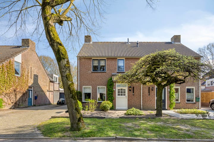 Foto 2 van Valkenaar 10