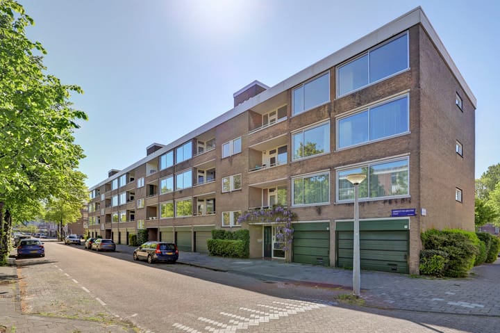 Photo 2 of Gijsbrecht van IJselsteinstraat 125