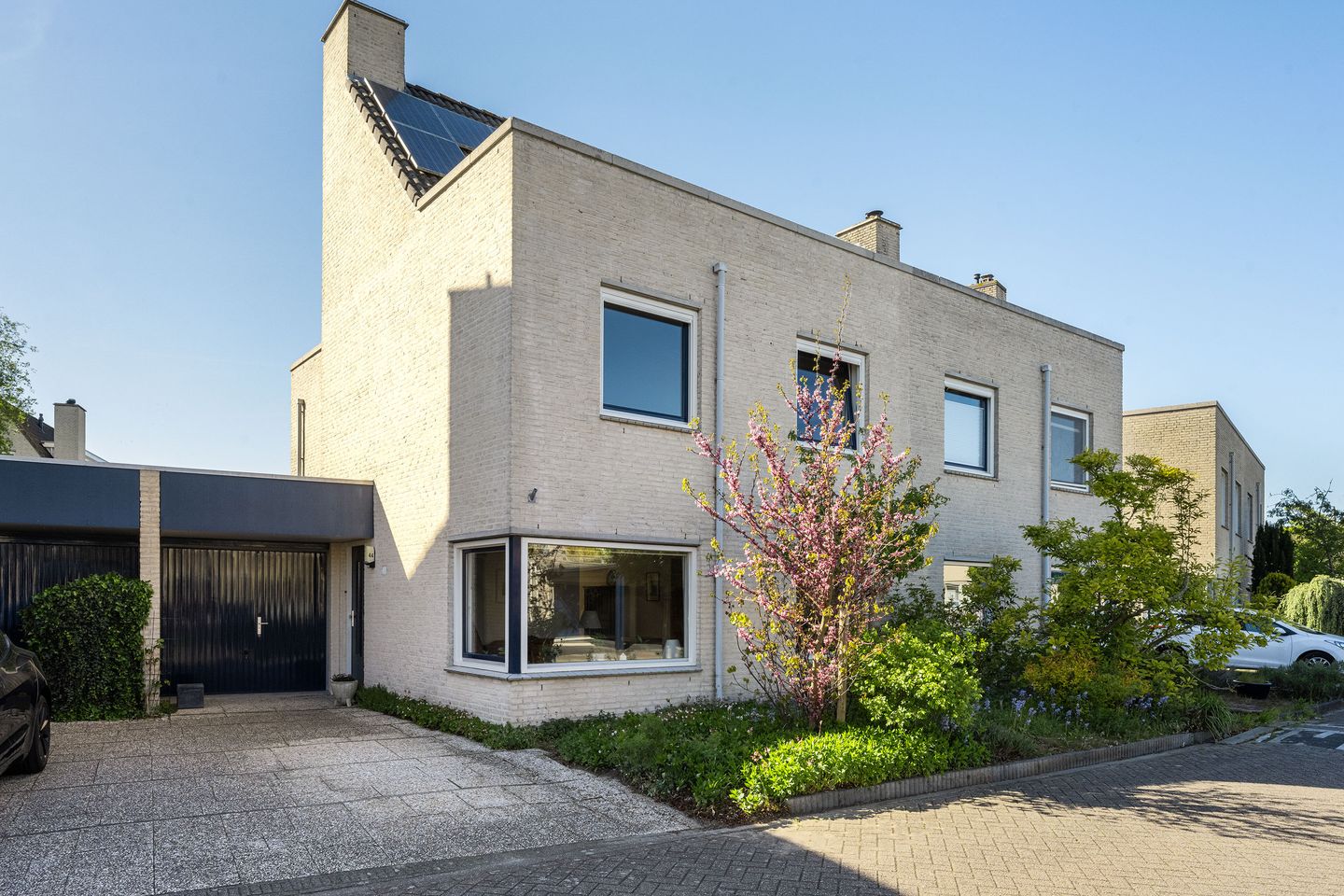 Photo 1 of Izak Osstraat 44