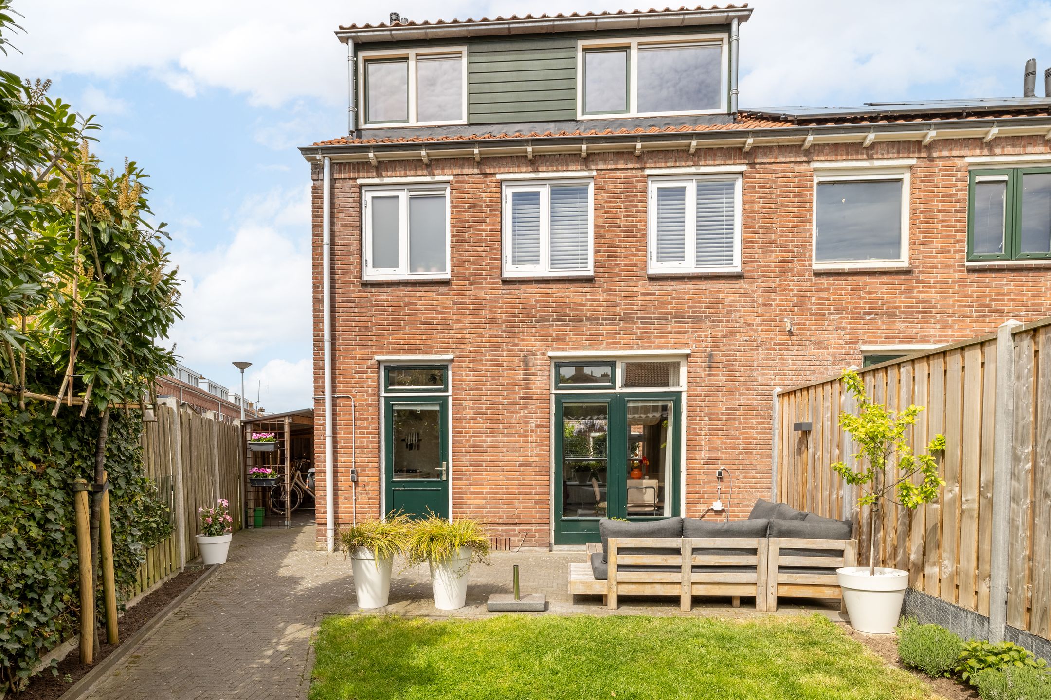 Photo 21 of Van Diemenstraat 2