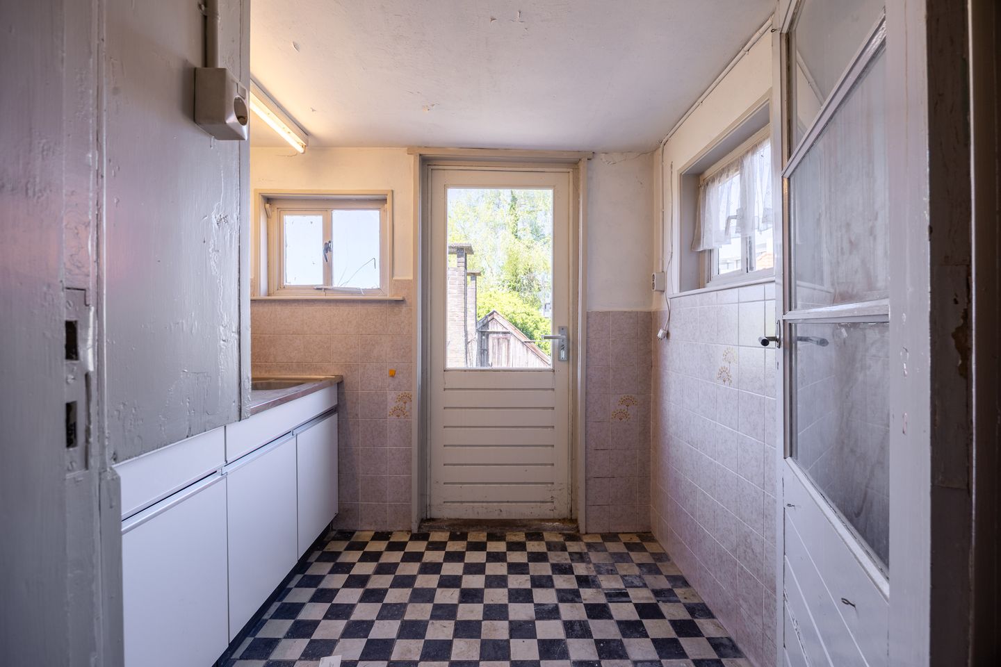 Spacious Semi-Detached Home with Renovation Potential in Boxtel Centre — 25