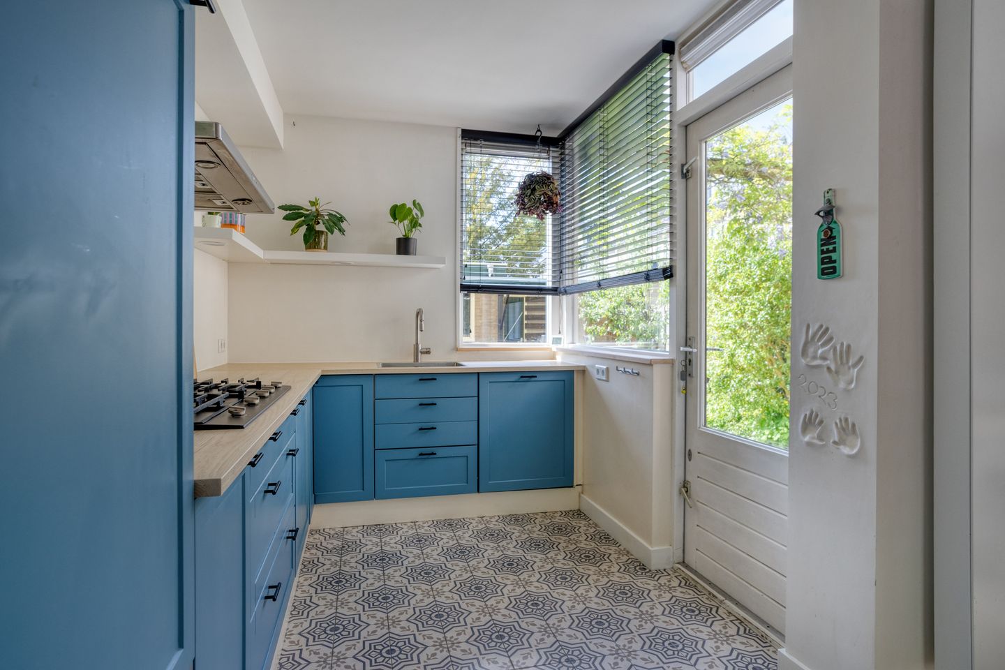 Photo 14 of Poolsterstraat 8