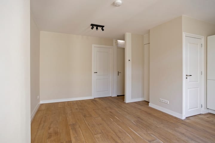 Photo 3 of Tolstraat 54-2