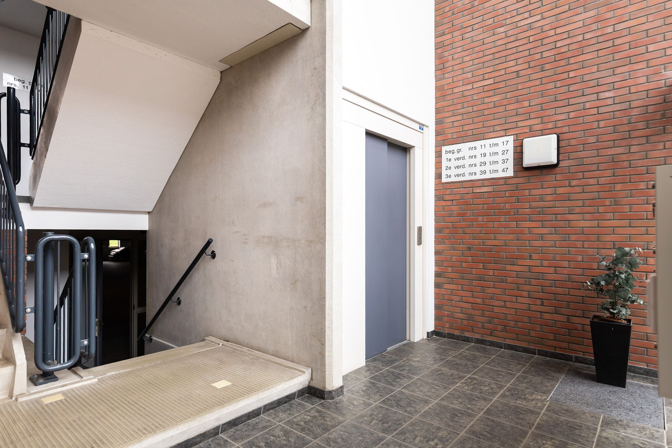 Photo 3 of Bergpoortstraat 21