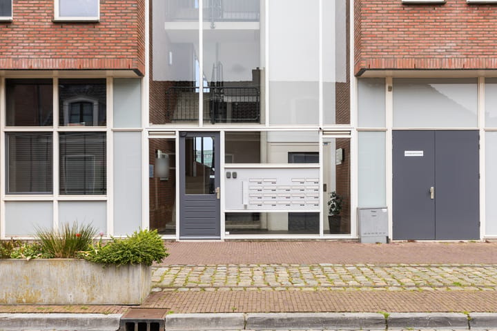 Photo 2 of Bergpoortstraat 21