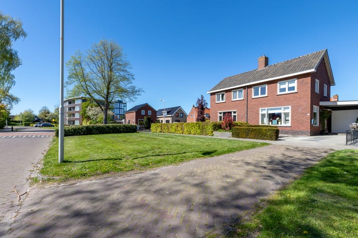 Twee-onder-één-kap te koop: Ds. Boekholtstraat 29, Surhuisterveen