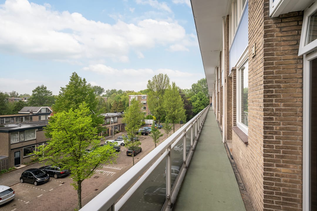 Photo 8 of Roemer Visscherstraat 108
