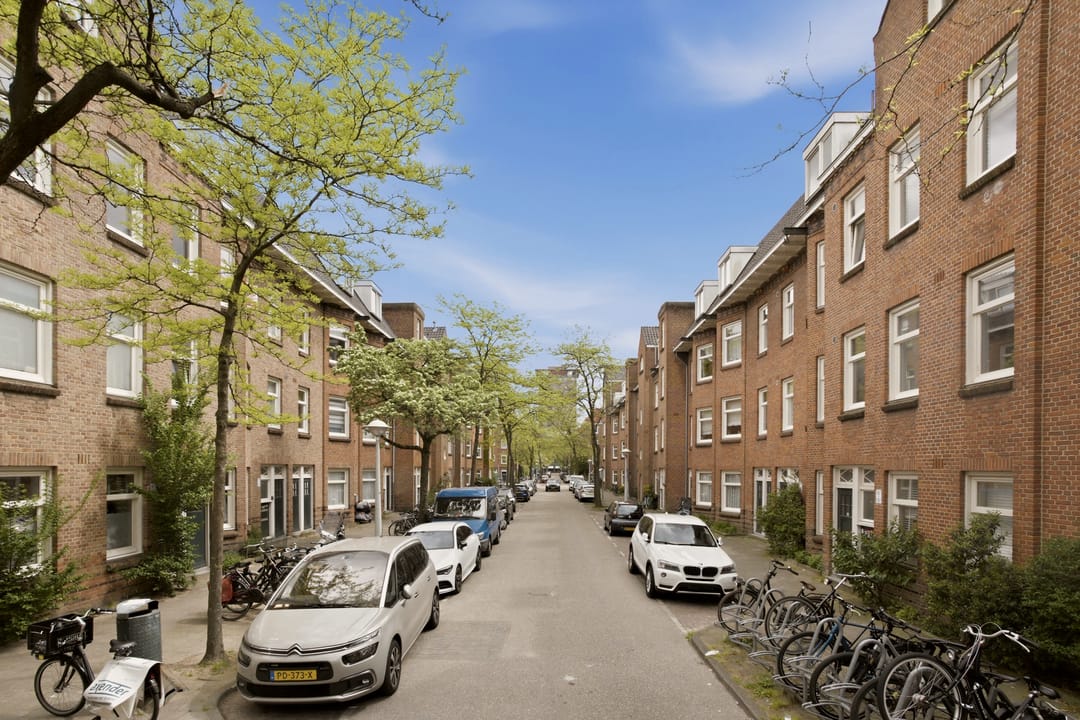 Photo 17 of Vincent van Goghstraat 4-B