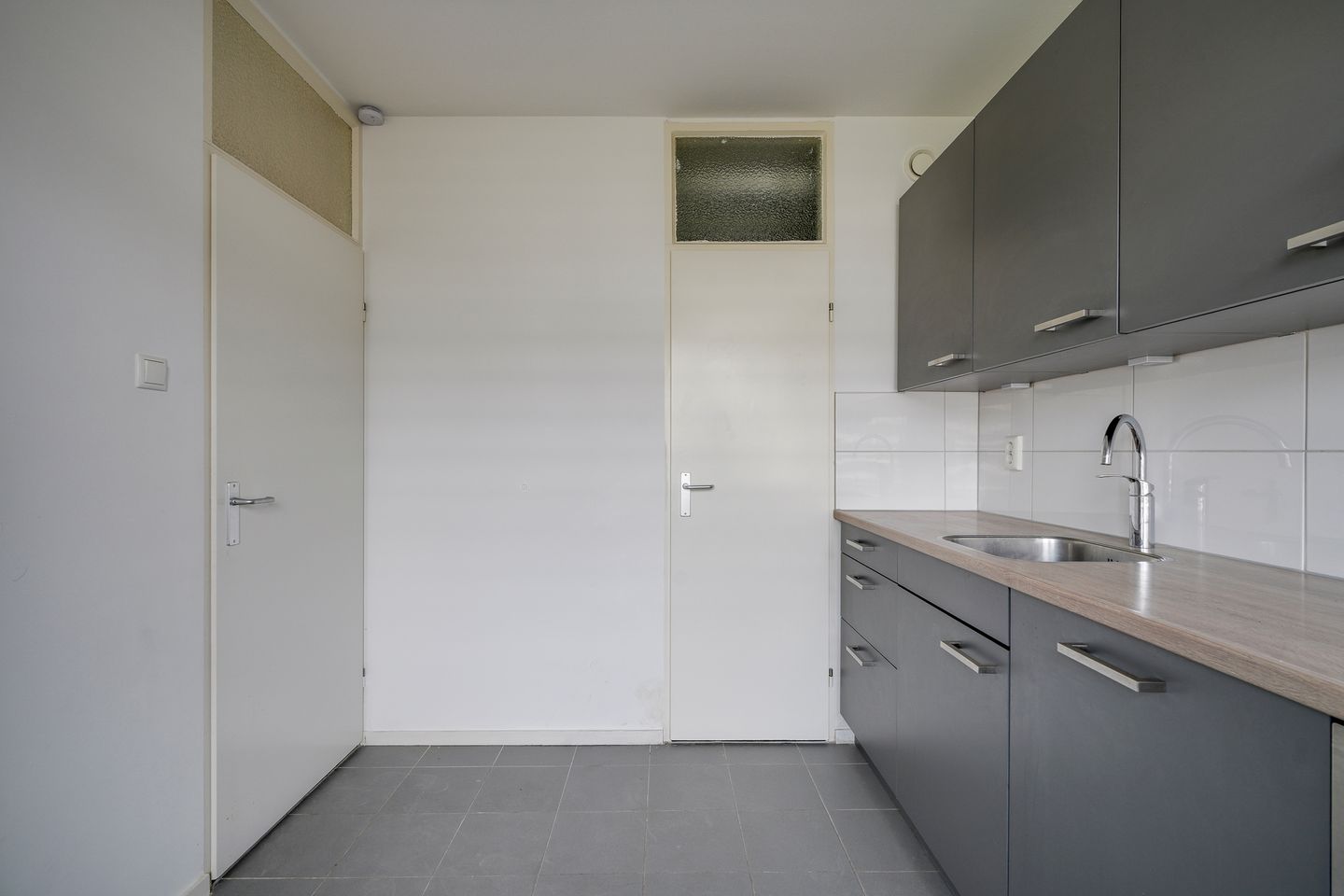 Bright Apartment with City Views in Utrecht Overvecht — 20