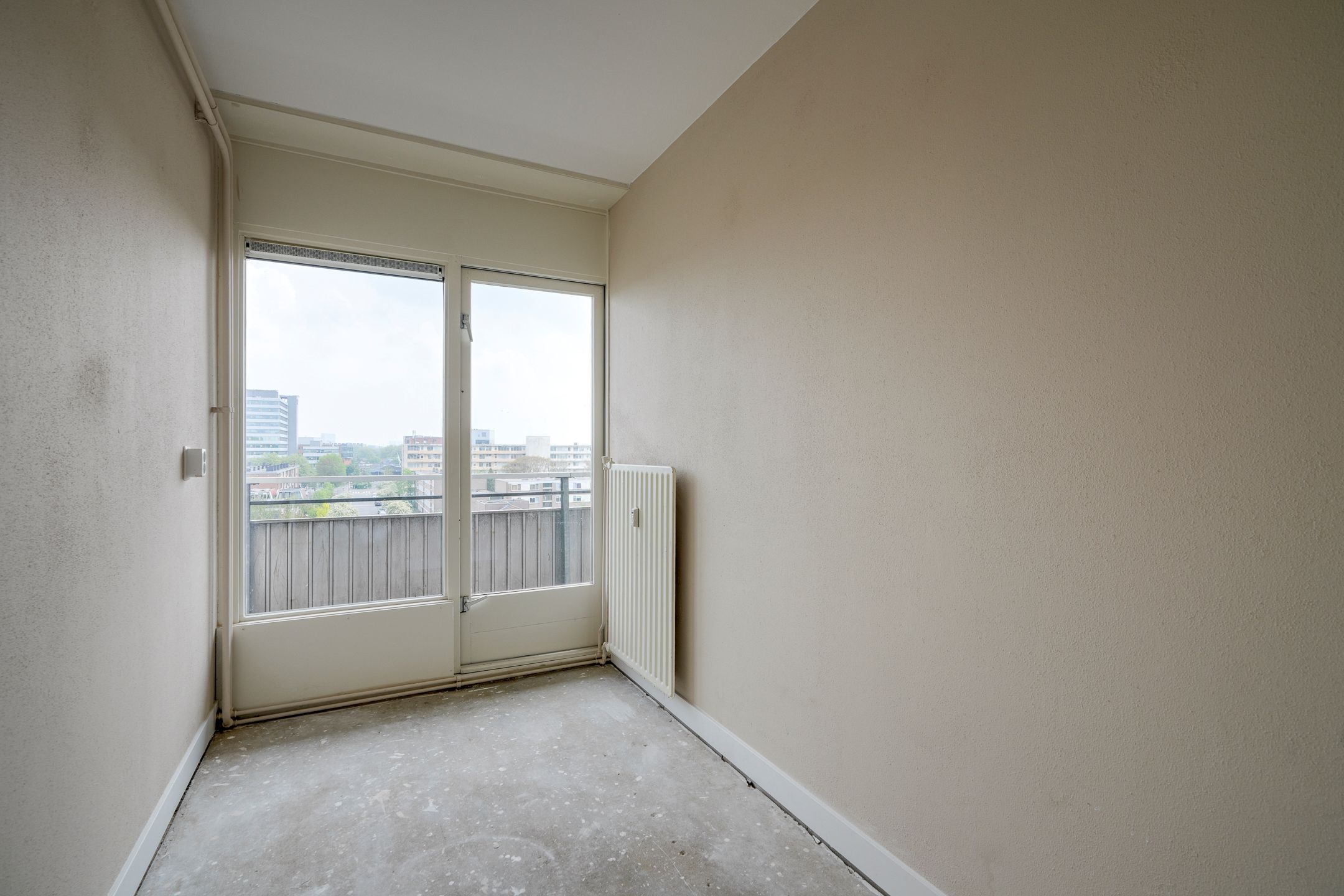 Bright Apartment with City Views in Utrecht Overvecht — 27