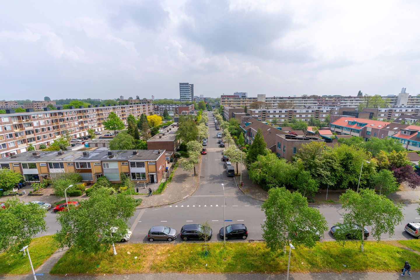Bright Apartment with City Views in Utrecht Overvecht — 14