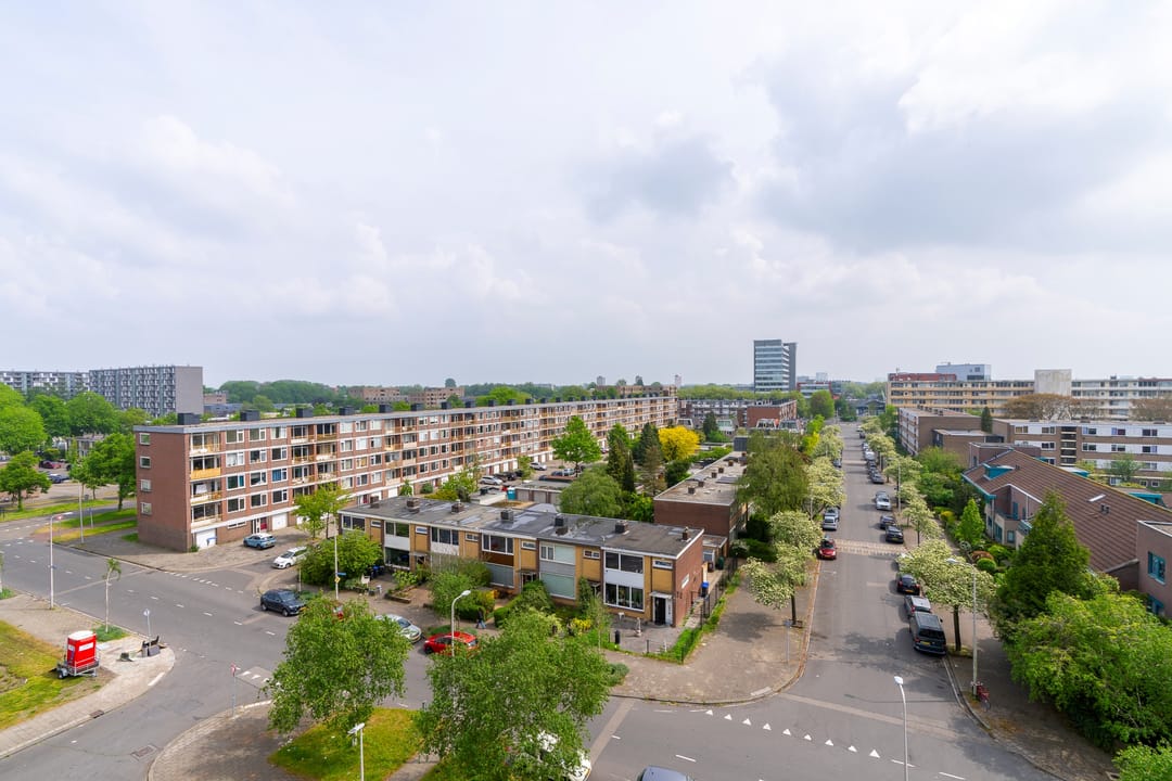 Bright Apartment with City Views in Utrecht Overvecht — 16