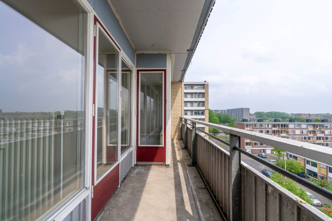 Bright Apartment with City Views in Utrecht Overvecht — 13