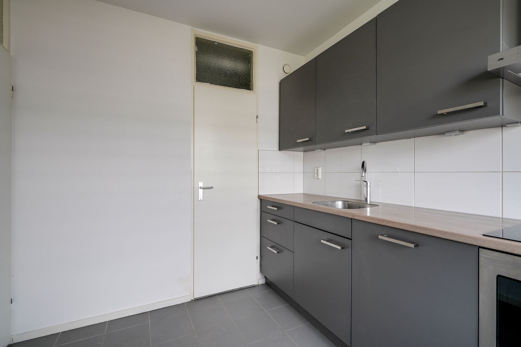 Bright Apartment with City Views in Utrecht Overvecht — 21