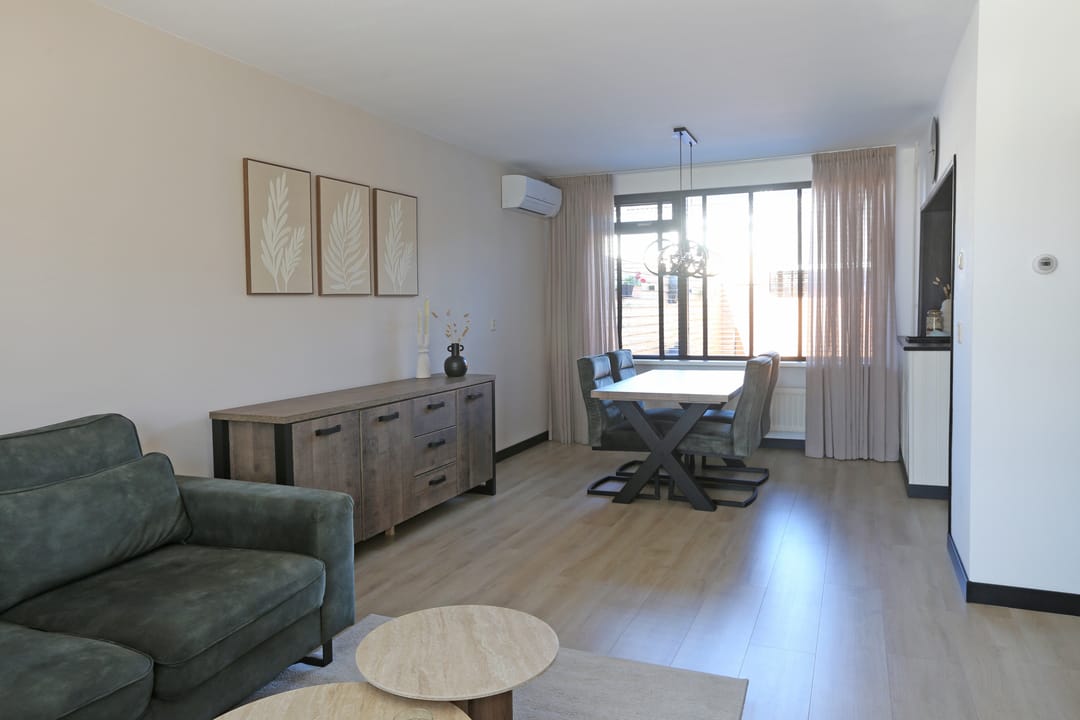 Photo 8 of Tsjerkepaed 17