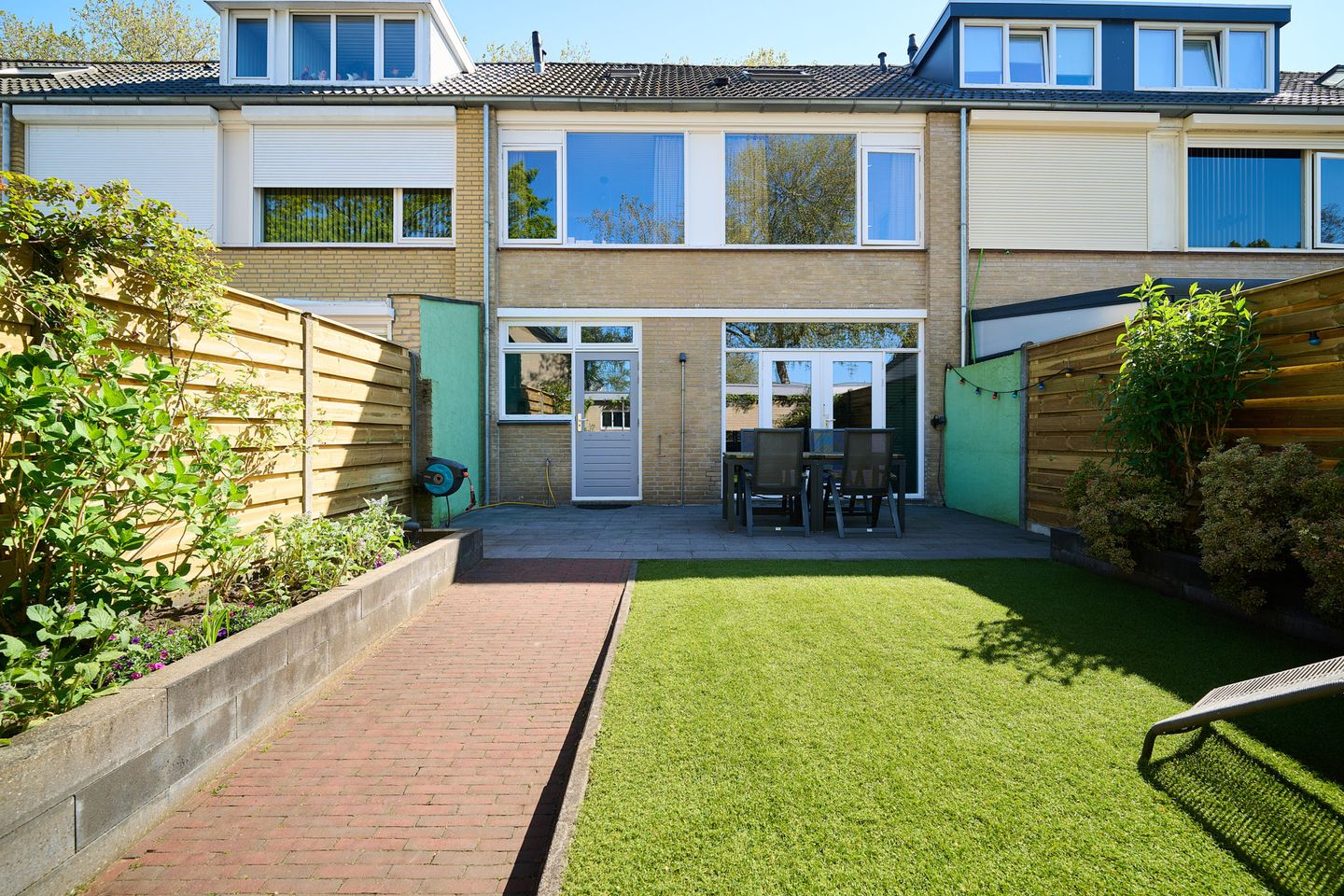 Modern Energy Efficient Family Home in Halsteren with 4 Bedrooms and Garage — 40