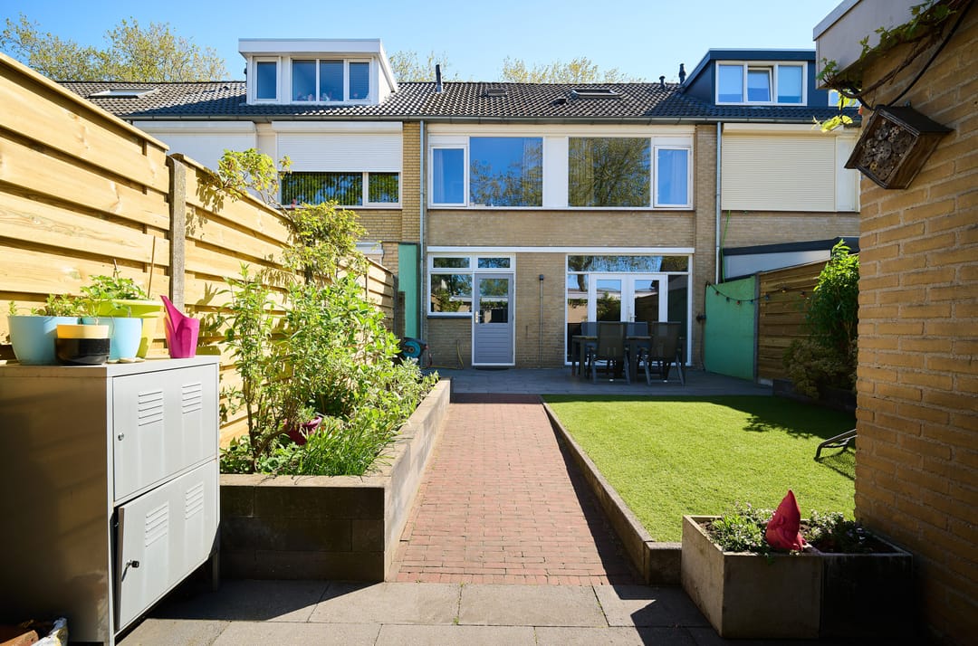 Modern Energy Efficient Family Home in Halsteren with 4 Bedrooms and Garage — 41