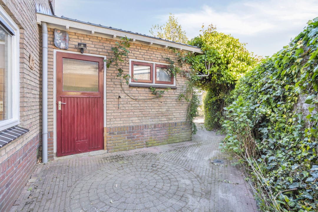 Photo 23 of Schoolstraat 121