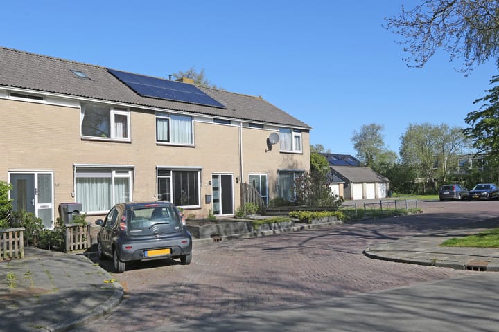 Photo 2 of Tsjerkepaed 17