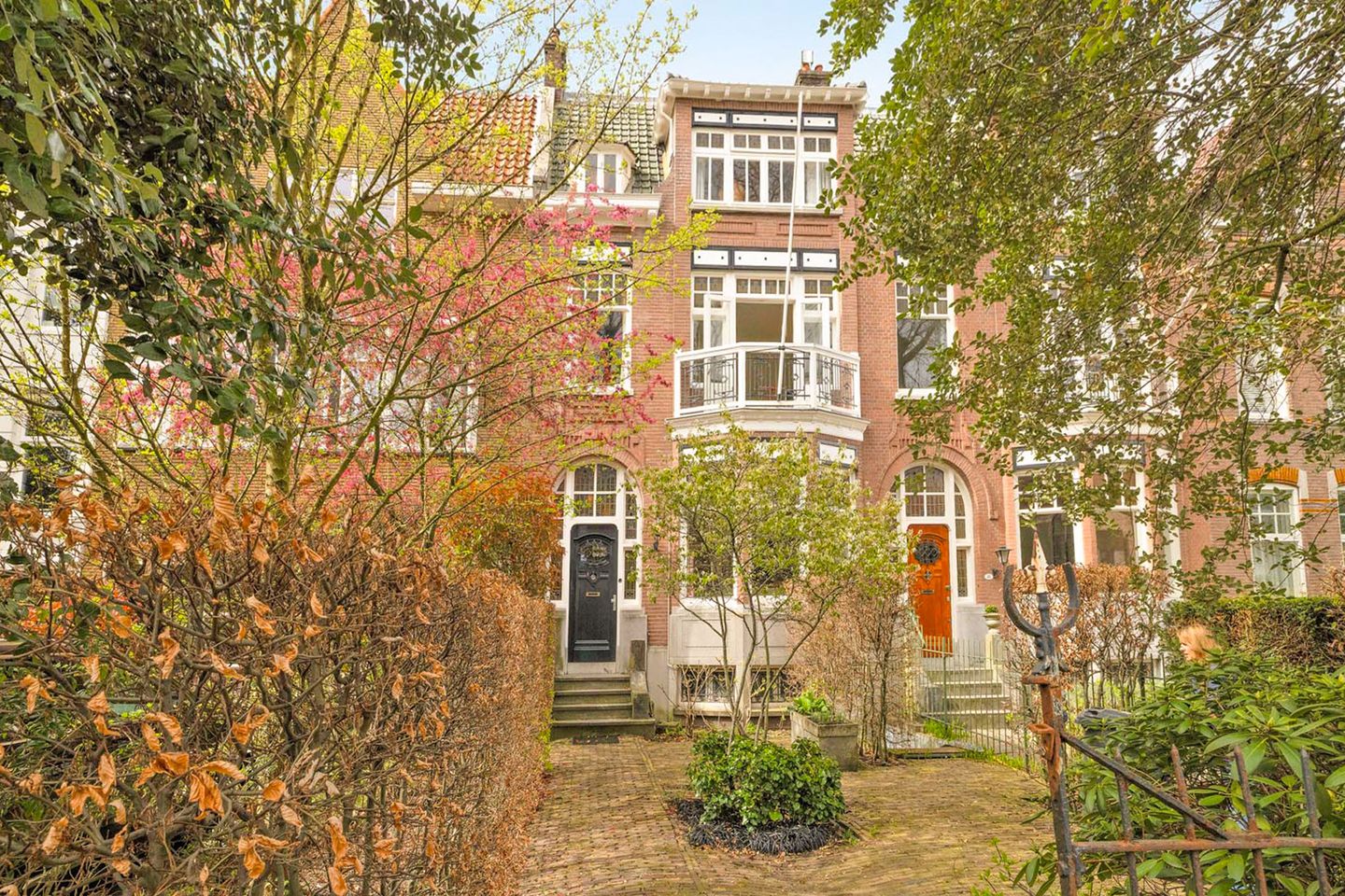 Stately Townhouse in Kralingen with Sunny Southwest Garden — 70
