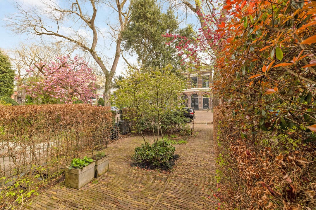 Stately Townhouse in Kralingen with Sunny Southwest Garden — 71